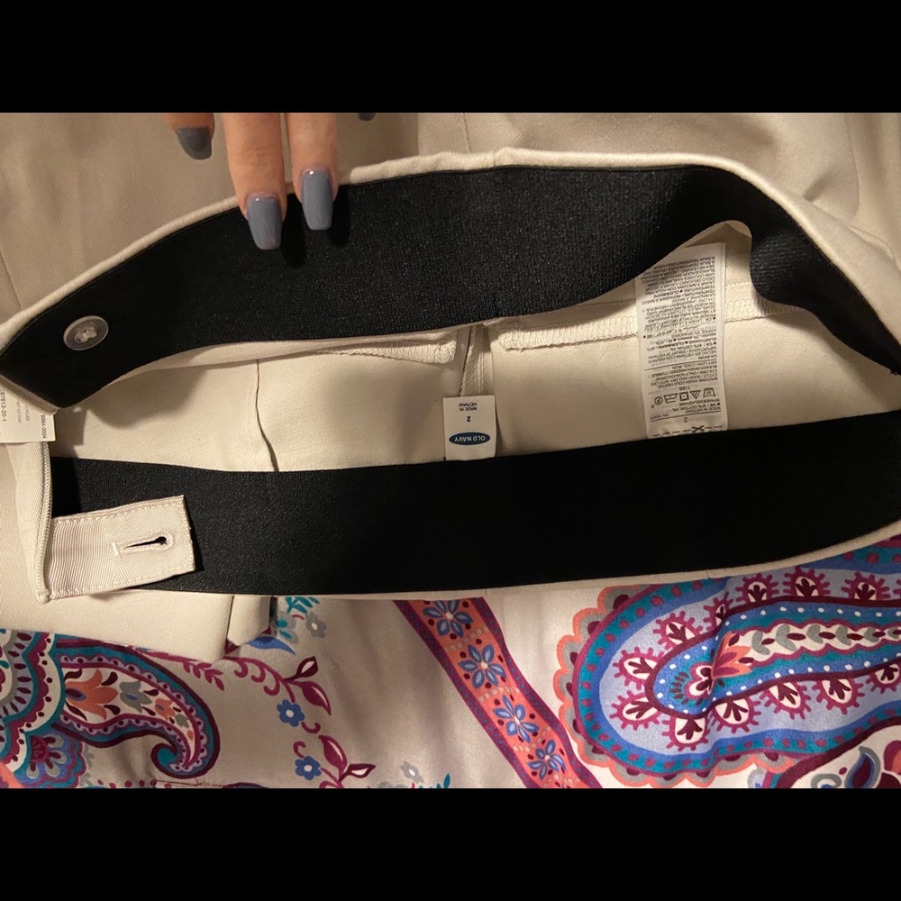 Old navy pixie pants - Picture 3 of 5